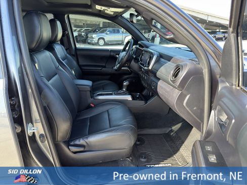 Used 2021 Toyota Tacoma Limited w/ Nightshade Package AWD/4WD image 16