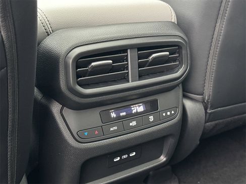 New 2025 Honda Pilot Touring image 19