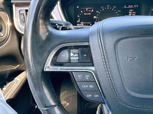 Used 2018 Lincoln Continental Reserve w/ Continental Climate Package image 11