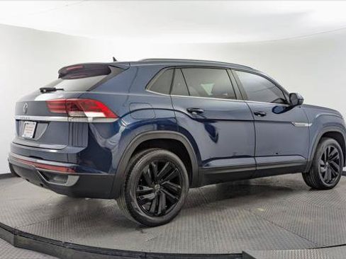 Used 2021 Volkswagen Atlas Cross Sport SE w/ Panoramic Sunroof Package FWD image 7