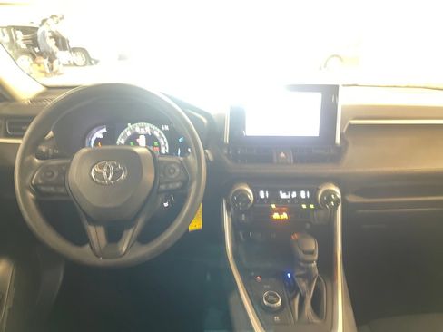 Certified 2024 Toyota RAV4 LE AWD/4WD image 17
