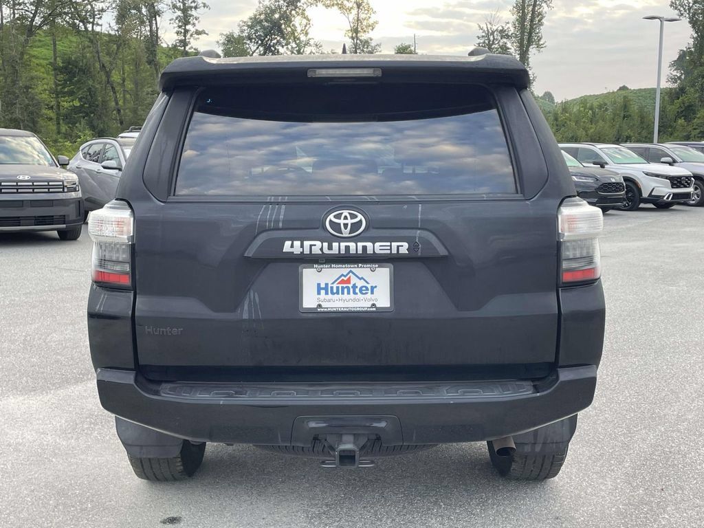 Used 2023 Toyota 4Runner SR5 AWD/4WD image 26