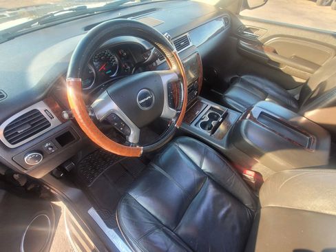 Used 2008 GMC Yukon Denali image 3