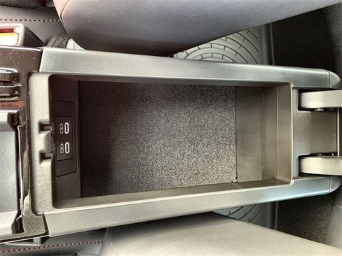 New 2025 Toyota Prius Plug-In Hybrid image 26