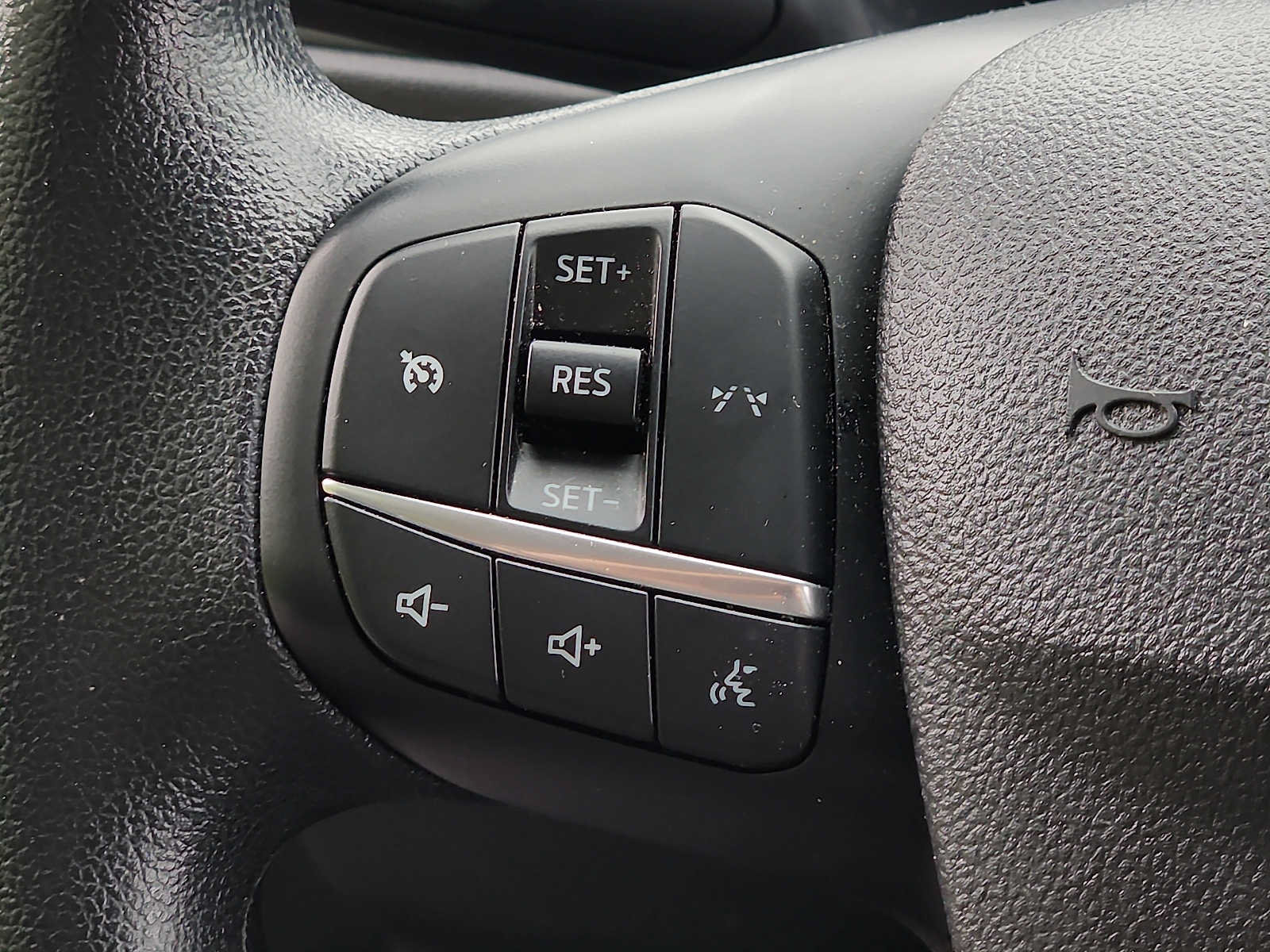 Used 2025 Ford Escape Active AWD/4WD image 21