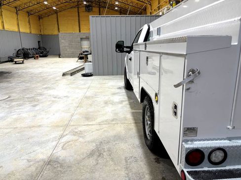 Used 2017 Ford F350 XL w/ Power Equipment Group image 9