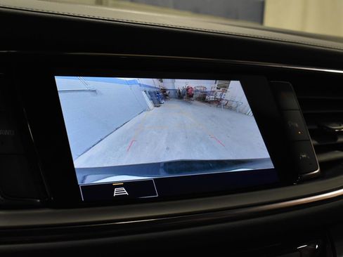 Used 2023 Buick Enclave Essence image 32