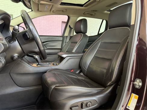 Used 2018 GMC Acadia Denali w/ Technology Package AWD/4WD image 10
