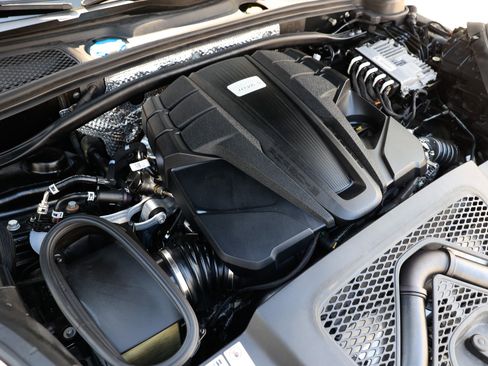 Used 2021 Porsche Macan S image 56