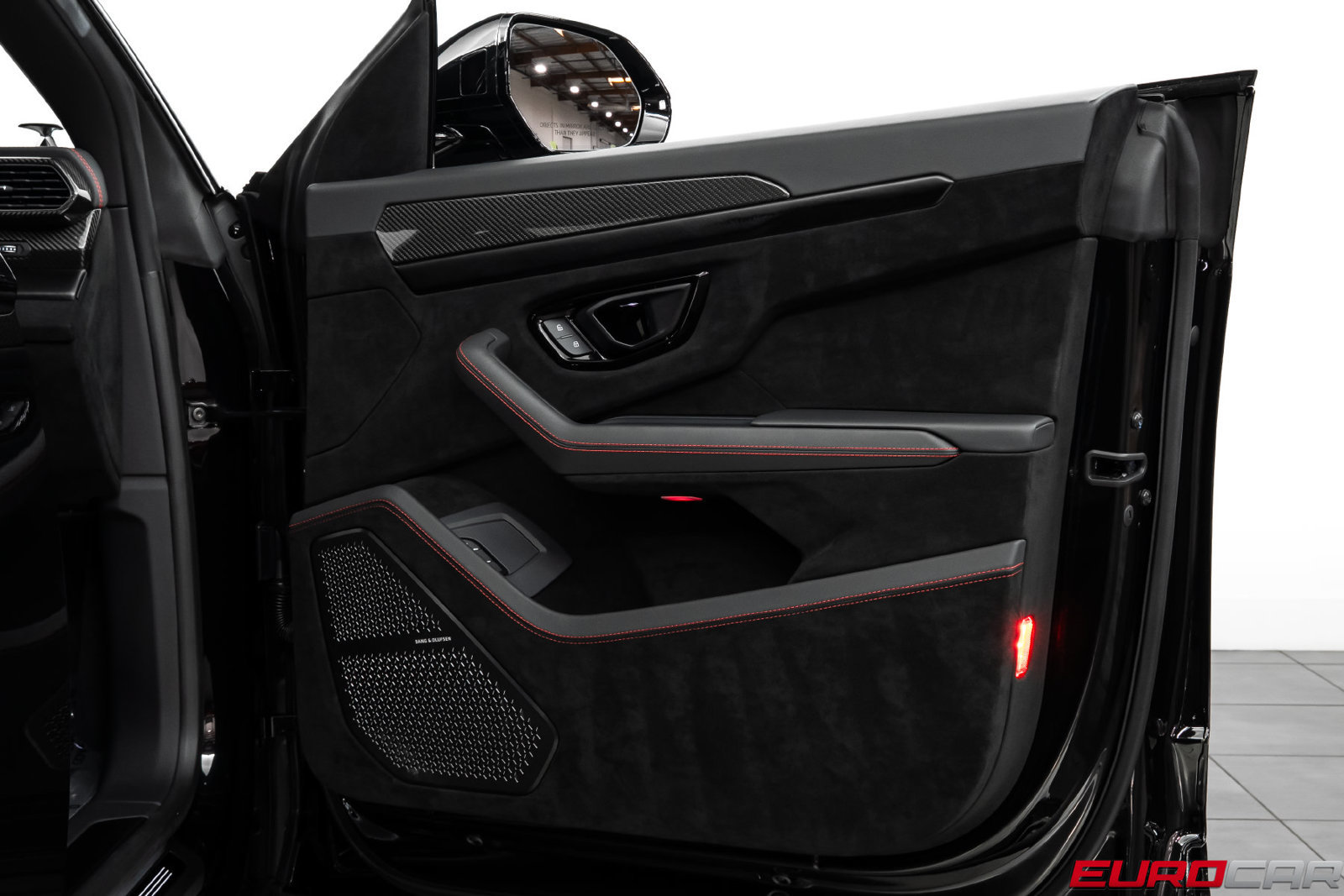 Used 2023 Lamborghini Urus Performante AWD/4WD image 30