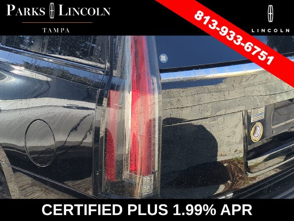 Used 2017 Cadillac Escalade Luxury AWD/4WD image 13