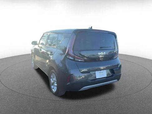 Used 2025 Kia Soul LX w/ LX Technology Package image 11