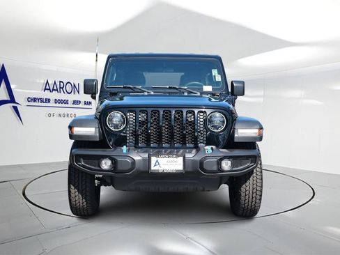 Used 2023 Jeep Wrangler Unlimited AWD/4WD image 4