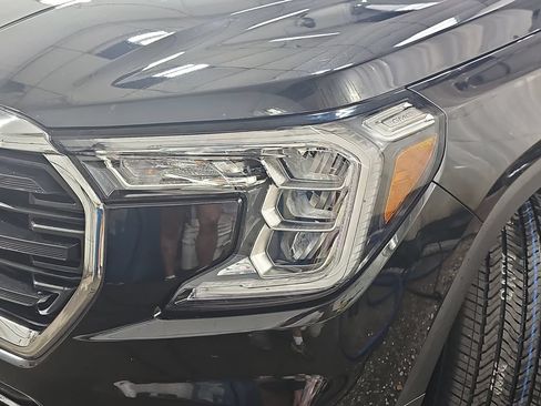 Used 2024 GMC Terrain SLE w/ Driver Convenience Package FWD image 36