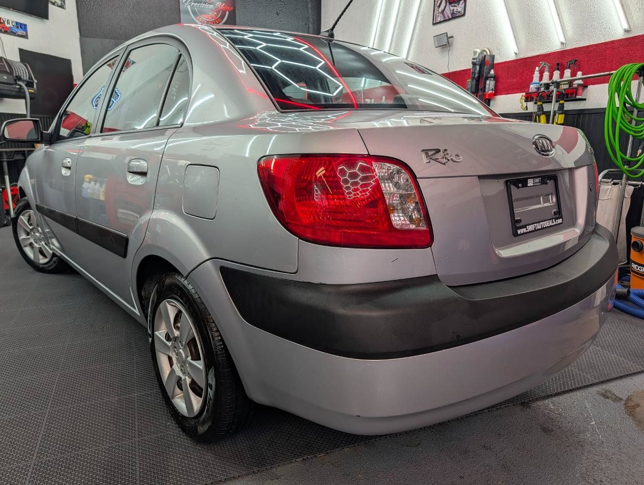 Used 2007 Kia Rio LX FWD image 4