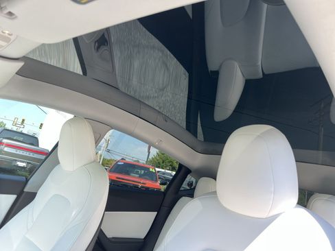 Used 2021 Tesla Model Y Long Range AWD/4WD image 24
