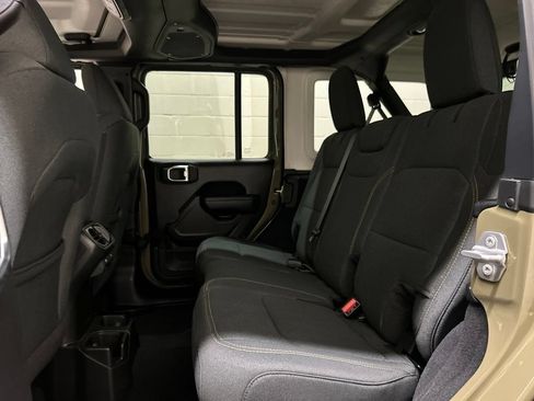 Used 2025 Jeep Wrangler Unlimited Sport AWD/4WD image 8