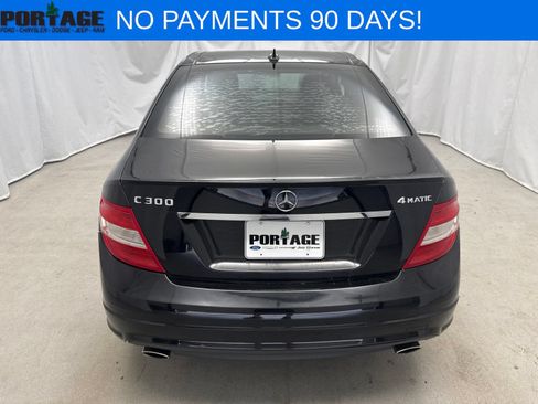 Used 2011 Mercedes-Benz C 300 4MATIC Sedan image 3
