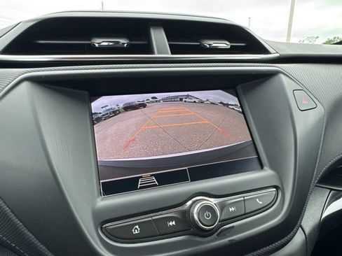 Used 2023 Chevrolet TrailBlazer LT FWD image 19