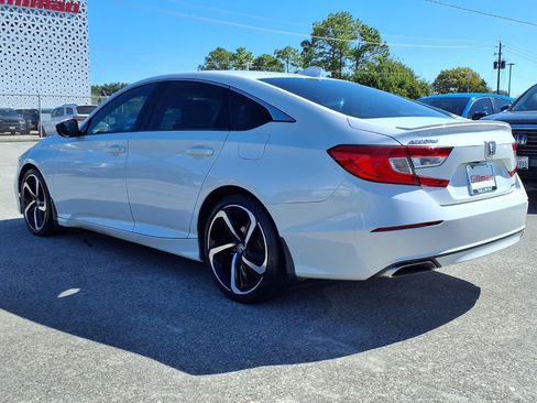 Used 2018 Honda Accord Sport image 3