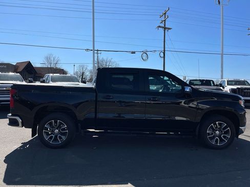 Used 2024 Chevrolet Silverado 1500 LT w/ Z71 Off-Road Package image 6