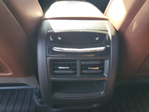 Used 2020 Cadillac XT5 Premium Luxury image 16