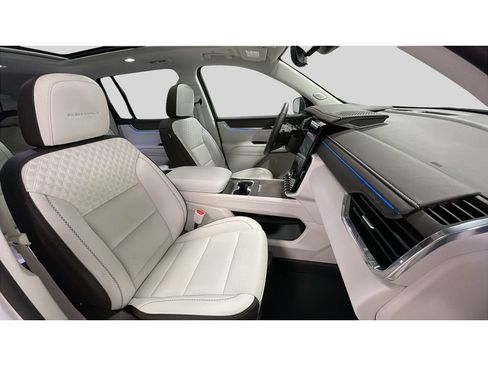 Used 2025 GMC Acadia Denali w/ Super Cruise Package AWD/4WD image 18