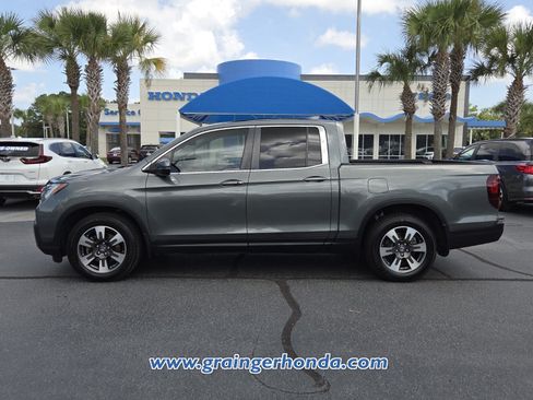 Used 2017 Honda Ridgeline RTL-T image 2