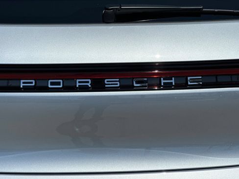 Used 2026 Porsche Macan AWD/4WD image 38