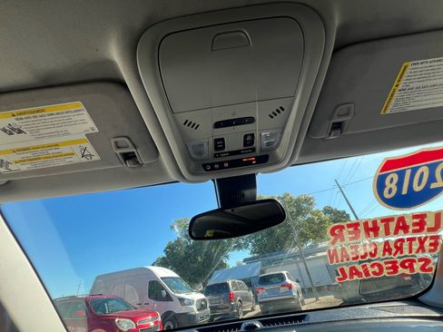 Used 2019 Chevrolet Equinox Premier image 18