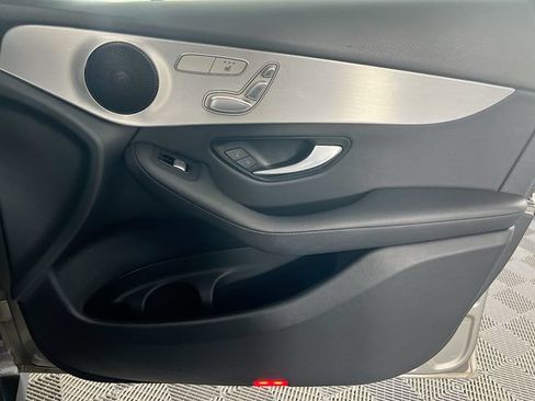 Used 2019 Mercedes-Benz GLC 300 4MATIC image 29