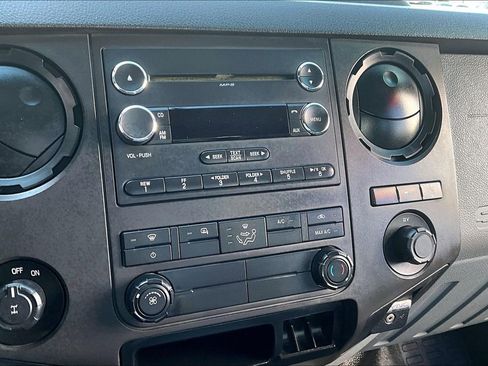 Used 2014 Ford F250 XL w/ Power Equipment Group image 14