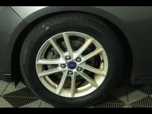 Used 2015 Ford Focus SE FWD image 13