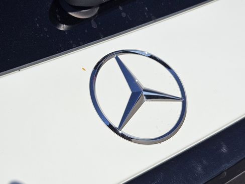 Used 2026 Mercedes-Benz GLC 300 4MATIC image 9