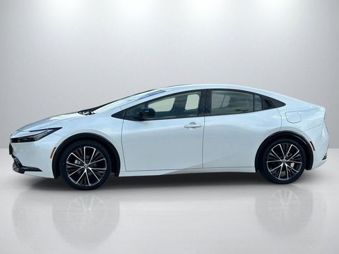 Used 2023 Toyota Prius XLE FWD image 8