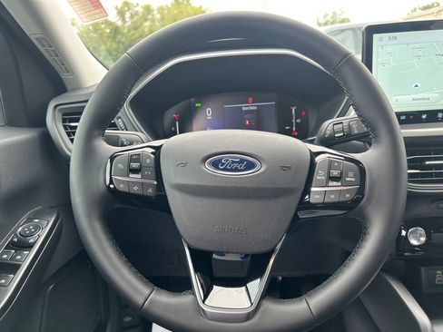 New 2025 Ford Escape SE image 16