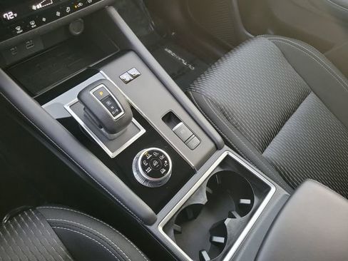 Used 2025 Mitsubishi Outlander ES image 32