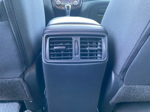Used 2017 Nissan Rogue SV w/ SV Premium Package FWD image 27