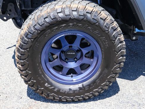 Used 2021 Jeep Gladiator Rubicon AWD/4WD image 23