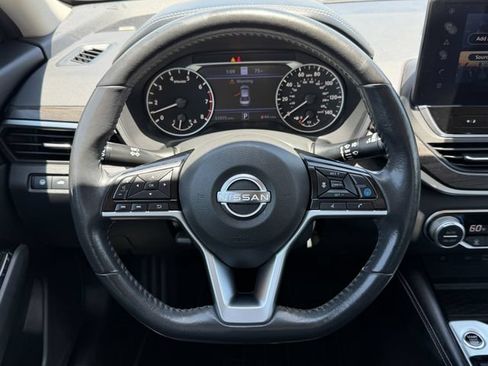 Used 2023 Nissan Altima 2.5 SL FWD image 13