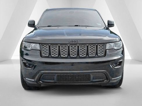 Used 2020 Jeep Grand Cherokee Altitude AWD/4WD image 2