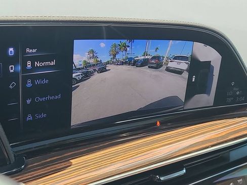 Used 2023 Cadillac Escalade Premium Luxury AWD/4WD image 30