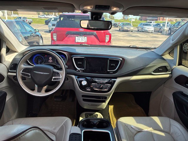 Used 2020 Chrysler Pacifica Limited FWD image 8