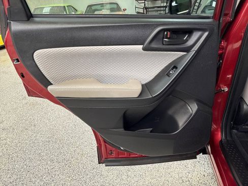 Used 2017 Subaru Forester 2.5i Premium w/ All-Weather Package image 37