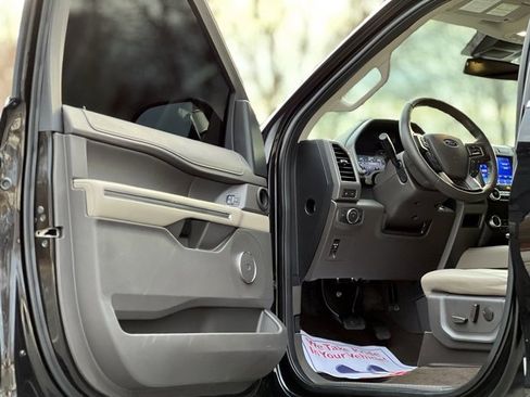 Used 2020 Ford Expedition XLT w/ Equipment Group 202A image 9