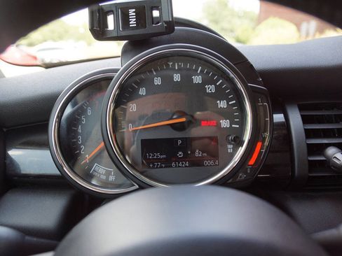 Used 2019 MINI Cooper 2-Door Hardtop w/ Premium Package FWD image 24
