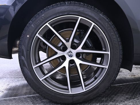 Used 2026 Porsche Macan AWD/4WD image 13