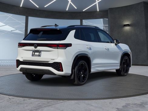 New 2026 Volkswagen Tiguan SE R-Line AWD/4WD image 4