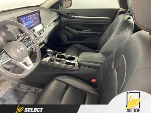 Used 2024 Nissan Altima 2.5 SR w/ SR Premium Package FWD image 14