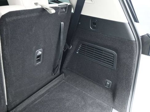 Used 2025 Nissan Pathfinder SL FWD image 22